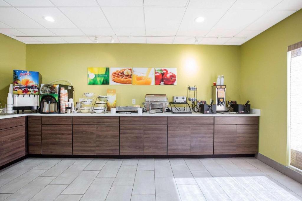 Quality Inn & Suites Arnold - St Louis Εξωτερικό φωτογραφία