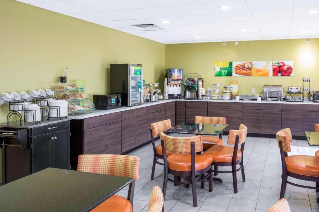 Quality Inn & Suites Arnold - St Louis Εξωτερικό φωτογραφία