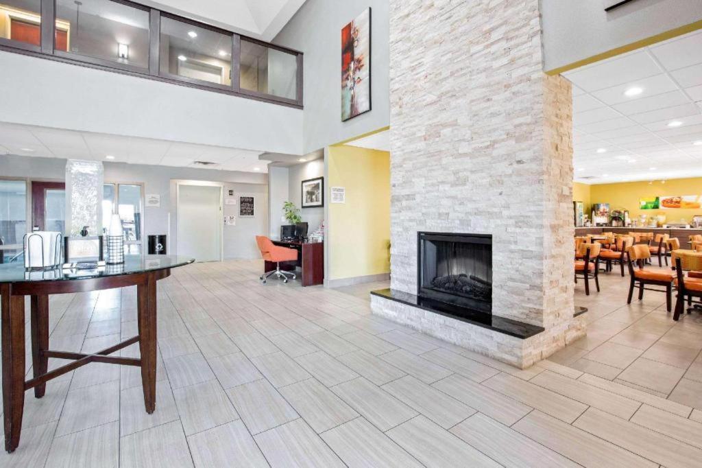Quality Inn & Suites Arnold - St Louis Εξωτερικό φωτογραφία